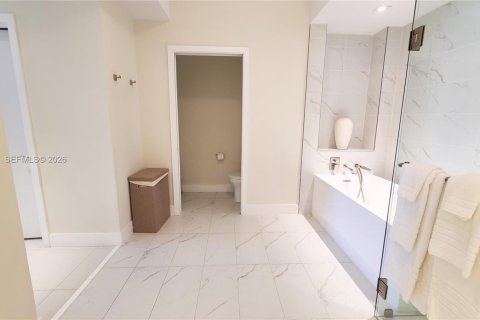 Condo in Riviera Beach, Florida, 2 bedrooms  № 2170356 - photo 17