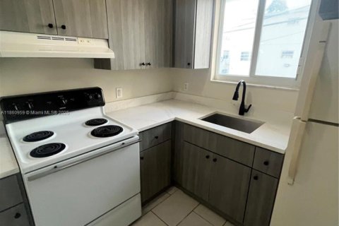 Propiedad comercial en venta en Miami, Florida № 1890571 - foto 19