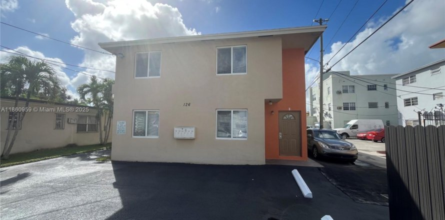 Propiedad comercial en Miami, Florida № 1890571