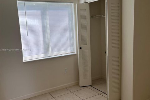 Propiedad comercial en venta en Miami, Florida № 1890571 - foto 18