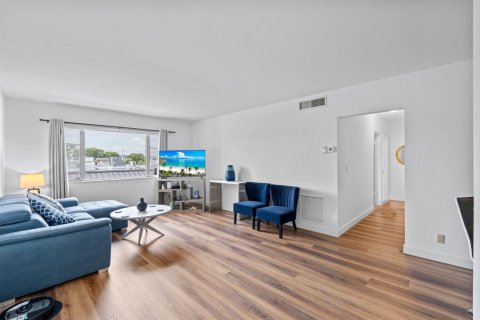 Copropriété à vendre à Pompano Beach, Floride: 2 chambres, 86.4 m2 № 2241547 - photo 12