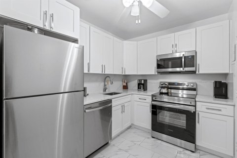 Copropriété à vendre à Pompano Beach, Floride: 2 chambres, 86.4 m2 № 2241547 - photo 18