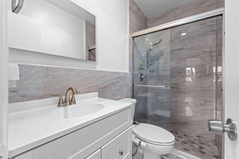 Copropriété à vendre à Pompano Beach, Floride: 2 chambres, 86.4 m2 № 2241547 - photo 24