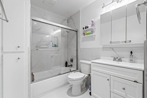 Copropriété à vendre à Pompano Beach, Floride: 2 chambres, 86.4 m2 № 2241547 - photo 27