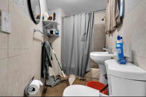 Commercial property in Miami, Florida 139.82 sq.m. № 2026305 - photo 25