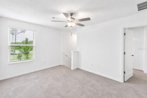 House in Land O' Lakes, Florida 6 bedrooms, 239.69 sq.m. № 2341625 - photo 11