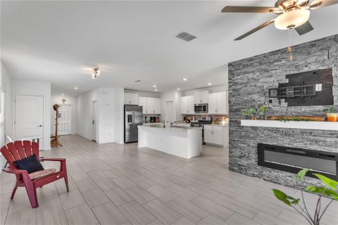 House in Land O' Lakes, Florida 6 bedrooms, 239.69 sq.m. № 2341625 - photo 8