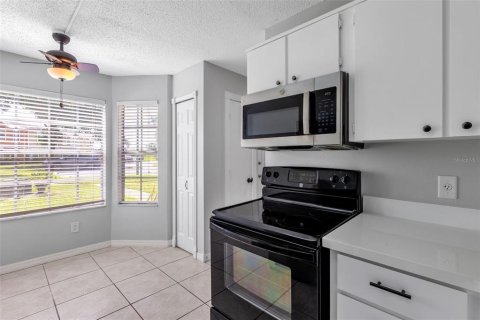 Touwnhouse à louer à Orlando, Floride: 2 chambres, 106.28 m2 № 2415295 - photo 6