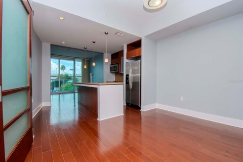 Copropriété à vendre à Tampa, Floride: 2 chambres, 111.76 m2 № 2323047 - photo 2