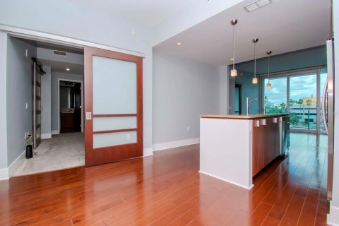 Copropriété à vendre à Tampa, Floride: 2 chambres, 111.76 m2 № 2323047 - photo 3