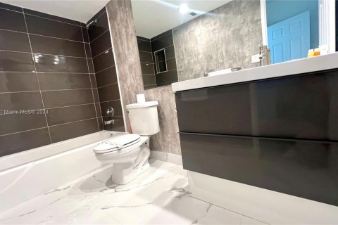 Condo in Sunny Isles Beach, Florida, 1 bedroom  № 1979819 - photo 11