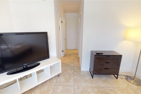 Condo in Sunny Isles Beach, Florida, 1 bedroom  № 1979819 - photo 22