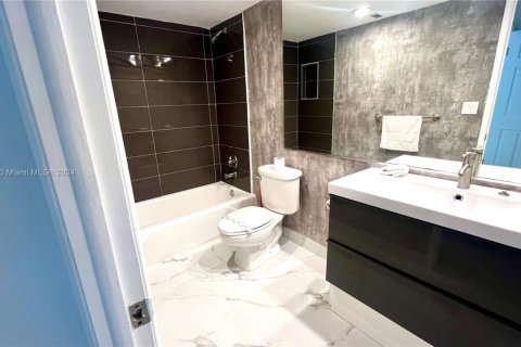 Condo in Sunny Isles Beach, Florida, 1 bedroom  № 1979819 - photo 12