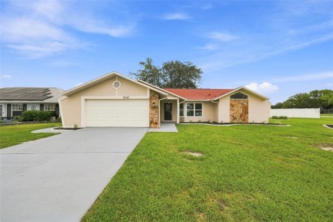 House in Spring Hill, Florida 3 bedrooms, 153.75 sq.m. № 2353357