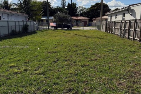 Купить земельный участок в Майами, Флорида № 2050529 - фото 2