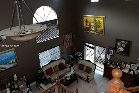 Купить виллу или дом в Майами, Флорида 5 спален, 241.92м2, № 2048860 - фото 4