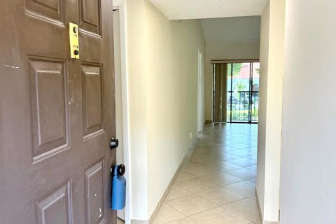 Copropriété à louer à Boca Raton, Floride: 2 chambres, 88.26 m2 № 2285811 - photo 4