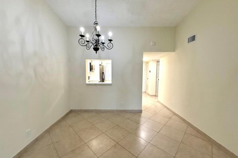 Copropriété à louer à Boca Raton, Floride: 2 chambres, 88.26 m2 № 2285811 - photo 14