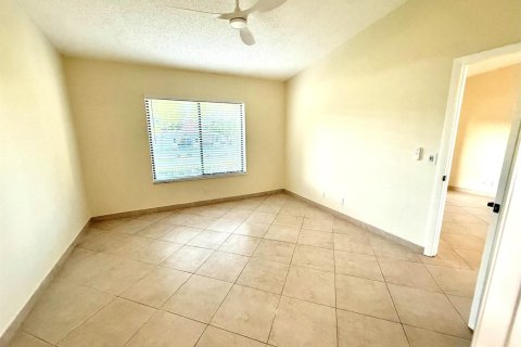 Copropriété à louer à Boca Raton, Floride: 2 chambres, 88.26 m2 № 2285811 - photo 13