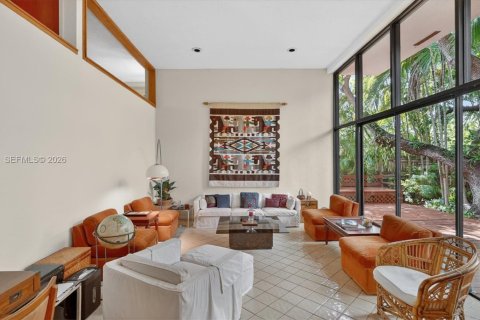 House in Miami, Florida 3 bedrooms, 257.53 sq.m. № 2051015 - photo 13