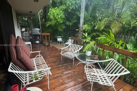 Casa en Miami, Florida 3 dormitorios, 257.53 m2 № 2051015