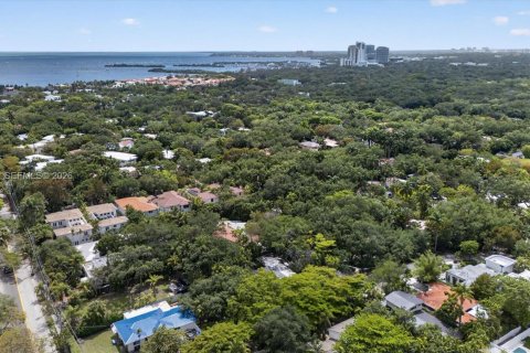 House in Miami, Florida 3 bedrooms, 257.53 sq.m. № 2051015 - photo 8