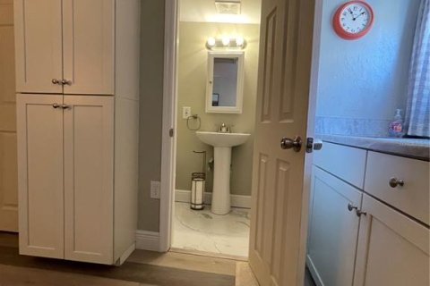 Casa en alquiler en Saint Pete Beach, Florida, 1 habitación, 33.44 m2 № 1805654 - foto 14