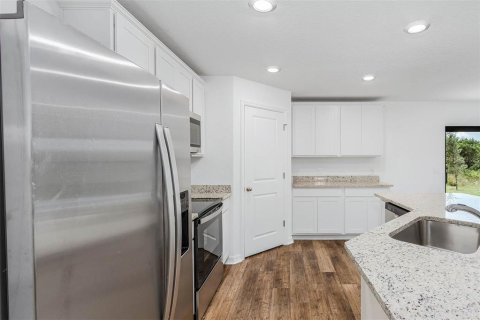 House in Port Charlotte, Florida 3 bedrooms, 135.73 sq.m. № 530005 - photo 4
