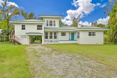 House in LaBelle, Florida 2 bedrooms, 151.62 sq.m. № 1455875 - photo 3