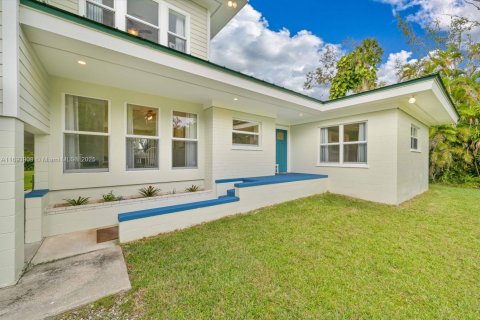 House in LaBelle, Florida 2 bedrooms, 151.62 sq.m. № 1455875 - photo 4
