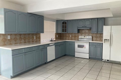 Villa ou maison à louer à Margate, Floride: 4 chambres, 171.87 m2 № 2083370 - photo 9