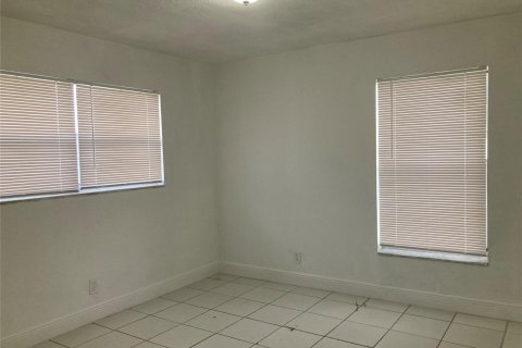Villa ou maison à louer à Margate, Floride: 4 chambres, 171.87 m2 № 2083370 - photo 16