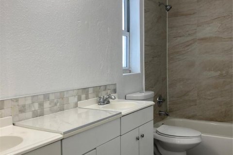 Villa ou maison à louer à Margate, Floride: 4 chambres, 171.87 m2 № 2083370 - photo 12