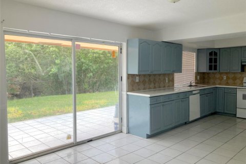 Villa ou maison à louer à Margate, Floride: 4 chambres, 171.87 m2 № 2083370 - photo 5