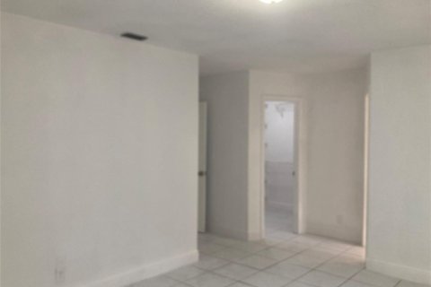 Villa ou maison à louer à Margate, Floride: 4 chambres, 171.87 m2 № 2083370 - photo 23