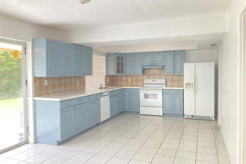 Villa ou maison à louer à Margate, Floride: 4 chambres, 171.87 m2 № 2083370 - photo 6