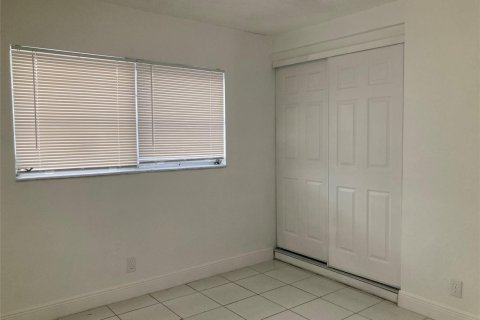 Villa ou maison à louer à Margate, Floride: 4 chambres, 171.87 m2 № 2083370 - photo 14