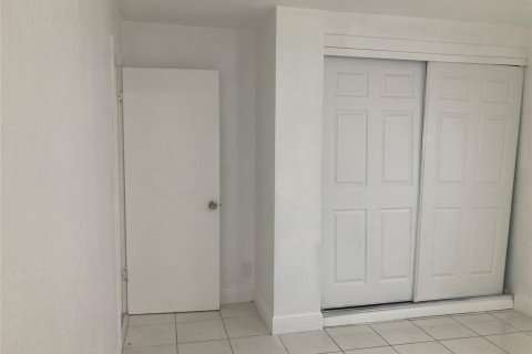 Villa ou maison à louer à Margate, Floride: 4 chambres, 171.87 m2 № 2083370 - photo 17