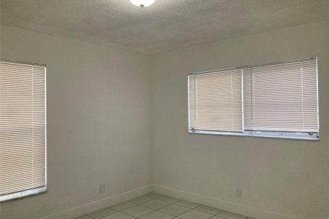 Villa ou maison à louer à Margate, Floride: 4 chambres, 171.87 m2 № 2083370 - photo 13