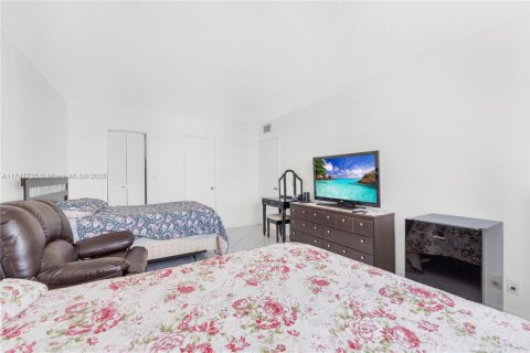 Copropriété à vendre à Hallandale Beach, Floride: 2 chambres, 101.45 m2 № 2189302 - photo 21