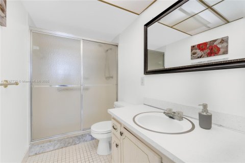 Copropriété à vendre à Hallandale Beach, Floride: 2 chambres, 101.45 m2 № 2189302 - photo 15