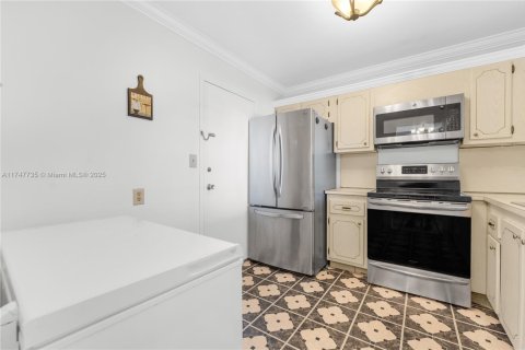Copropriété à vendre à Hallandale Beach, Floride: 2 chambres, 101.45 m2 № 2189302 - photo 8