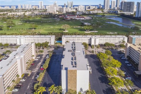 Copropriété à vendre à Hallandale Beach, Floride: 2 chambres, 101.45 m2 № 2189302 - photo 28