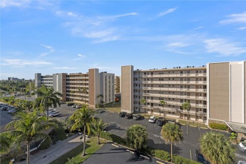 Copropriété à vendre à Hallandale Beach, Floride: 2 chambres, 101.45 m2 № 2189302 - photo 27