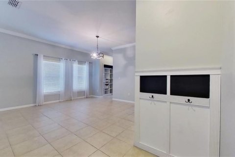 House in Lutz, Florida 4 bedrooms, 240.62 sq.m. № 2342340 - photo 3