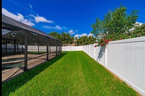 House in Lutz, Florida 4 bedrooms, 240.62 sq.m. № 2342340 - photo 24
