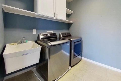 House in Lutz, Florida 4 bedrooms, 240.62 sq.m. № 2342340 - photo 19