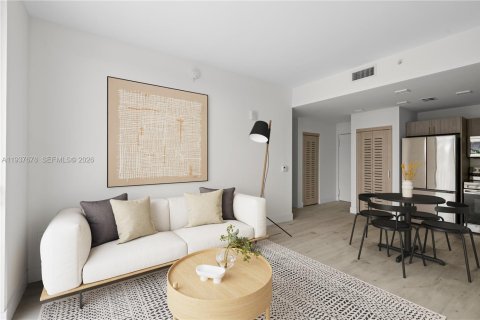 Apartamento en alquiler en Miami, Florida, 2 dormitorios, 76.46 m2 № 2088494 - foto 3