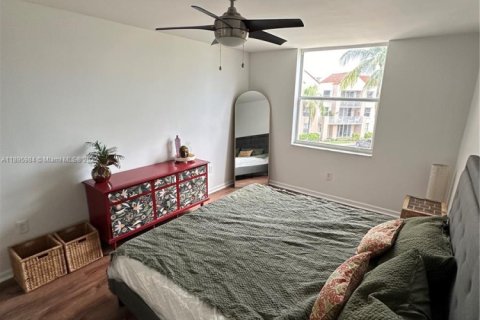 Снять в аренду кондоминиум в Холливуд, Флорида 2 спальни, 92.9м2, № 1948664 - фото 5