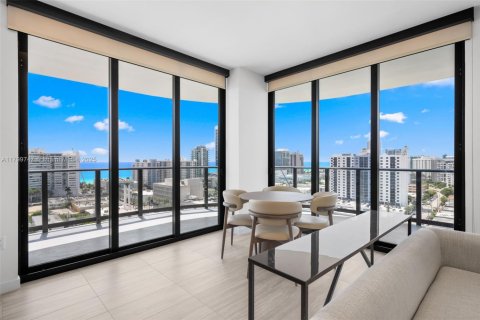 Condominio en venta en Miami Beach, Florida, 2 dormitorios, 92.44 m2 № 1779646 - foto 5